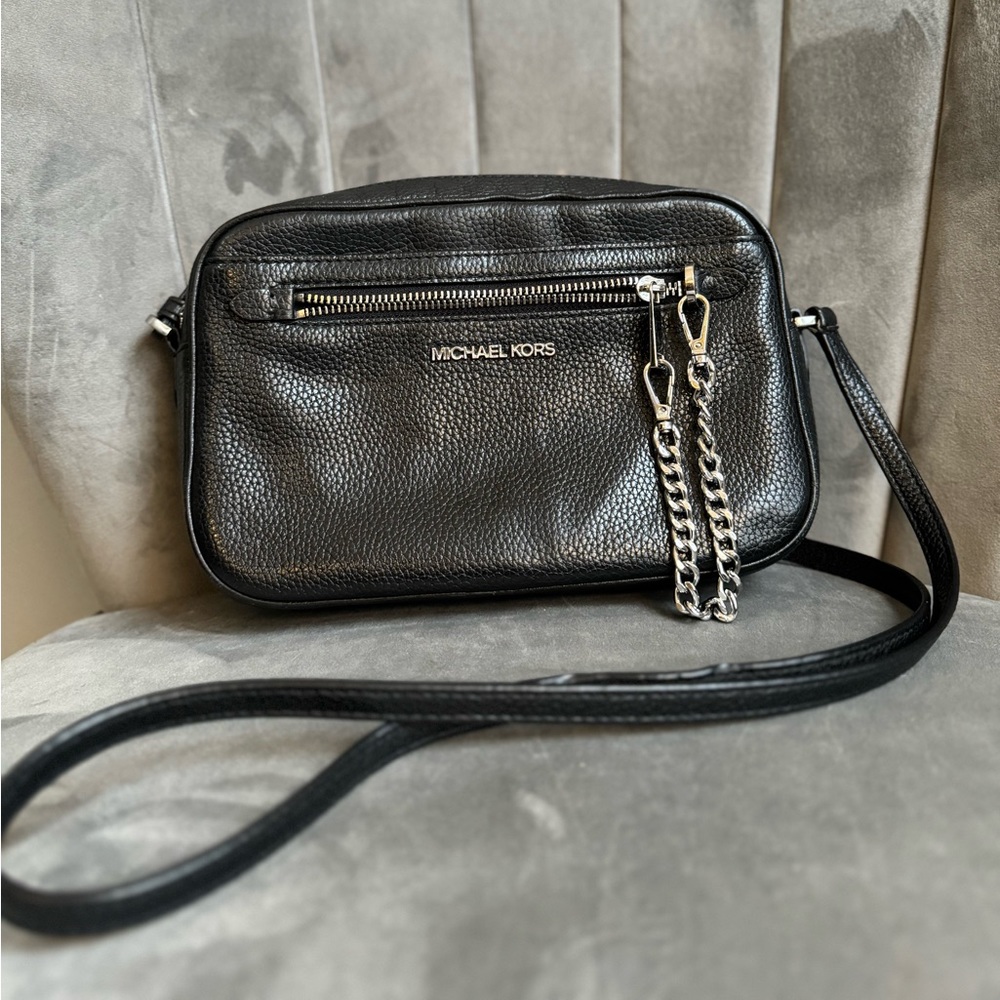 Michael Kors Jet Set Black Pebbled Leather Crossbody Bag with Silver Chain - Picture 2 of 16